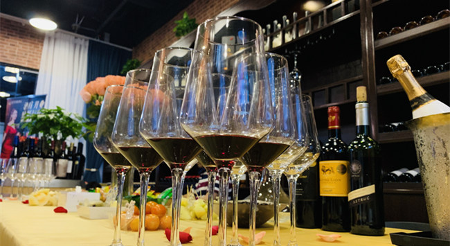 加盟紅酒店哪個(gè)好? 加盟紅酒店哪個(gè)好?